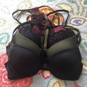 4- 32A Victoria secret bras